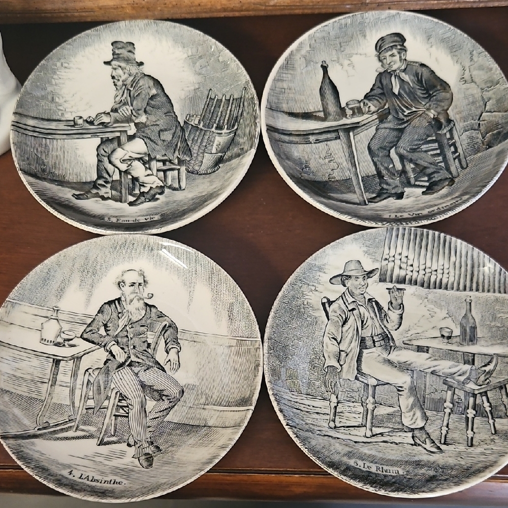 Set of 4 Black & White Illustrated Decorative Plates- 4 Inches